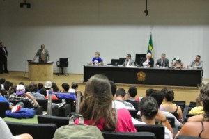 A raiz da crise está no falido sistema político brasileiro