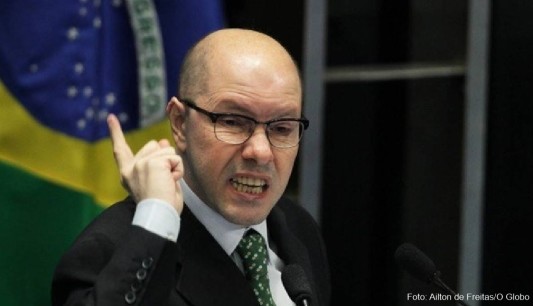 “A Ficha Limpa provocou um debate sobre vida pregressa dos candidatos”, diz diretor do MCCE ao O Globo