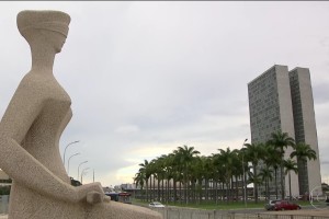 Diretor do MCCE diz ao Bom dia Brasil que a Ficha Limpa tem o princípio de defender a moralidade e combater a corrupção
