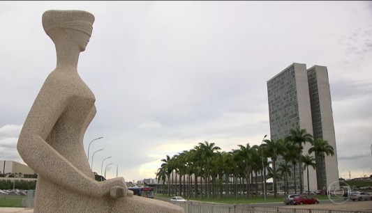 Diretor do MCCE diz ao Bom dia Brasil que a Ficha Limpa tem o princípio de defender a moralidade e combater a corrupção